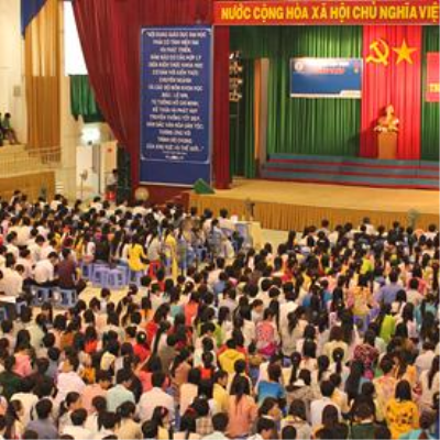 Lễ xuất phát thực tập tốt nghiệp năm học 2012-2013. <a class='text-under italic white small-size' href='events.aspx?id=103&la=vn'>Xem thêm</a>