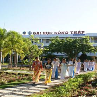 Trường thuộc “tốp trên” nên lấy điểm cao hơn. <a class='text-under italic white small-size' href='events.aspx?id=108&la=vn'>Xem thêm</a>