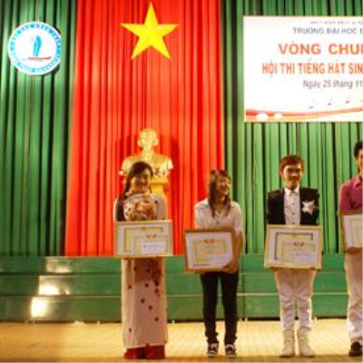 Hội thi Tiếng hát sinh viên năm I năm học 2011-2012 . <a class='text-under italic white small-size' href='events.aspx?id=27&la=vn'>Xem thêm</a>