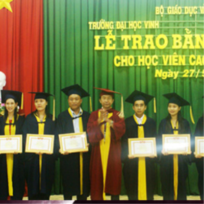 Lễ trao bằng thạc sĩ cho 160 học viên khoá 15 và 4 học viên khoá 14. <a class='text-under italic white small-size' href='events.aspx?id=4&la=vn'>Xem thêm</a>
