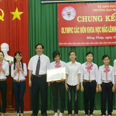 Chung kết Olympic các môn khoa học Mác – Lênin, Tư tưởng Hồ Chí Minh lần thứ XIII, năm học 2011 – 2012. <a class='text-under italic white small-size' href='events.aspx?id=47&la=vn'>Xem thêm</a>