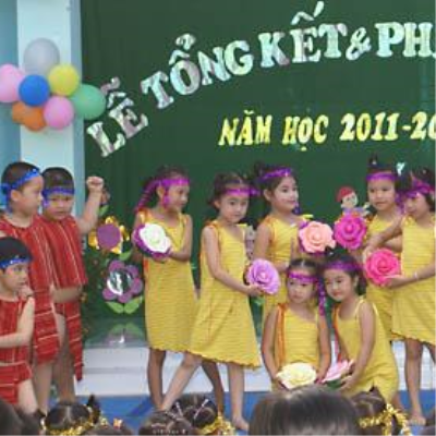 Trường Mầm non Hoa Hồng tổng kết năm học 2011 – 2012. <a class='text-under italic white small-size' href='events.aspx?id=63&la=vn'>Xem thêm</a>