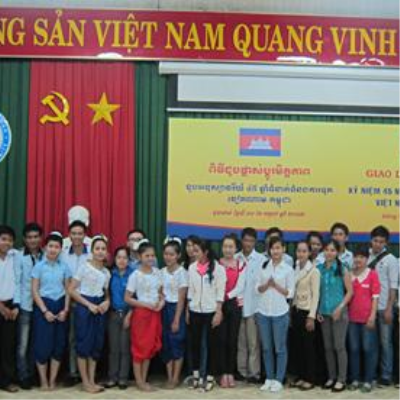 Giao lưu hữu nghị giữa sinh viên Campuchia và sinh viên của trường. <a class='text-under italic white small-size' href='events.aspx?id=73&la=vn'>Xem thêm</a>