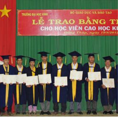 Lễ trao bằng thạc sĩ khóa XVII (2009-2012). <a class='text-under italic white small-size' href='events.aspx?id=77&la=vn'>Xem thêm</a>