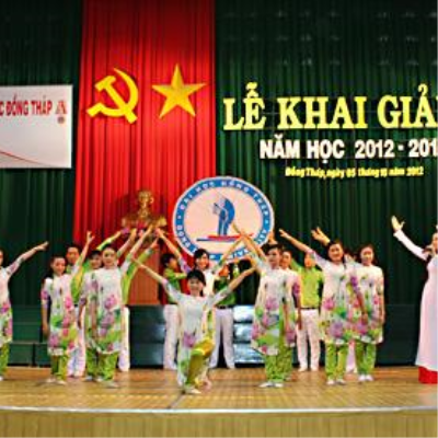 Tưng bừng khai giảng năm học 2012 – 2013. <a class='text-under italic white small-size' href='events.aspx?id=80&la=vn'>Xem thêm</a>