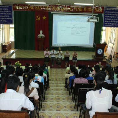 Tiếp đoàn của Trung tâm Phát triển trẻ em Donkoi. <a class='text-under italic white small-size' href='events.aspx?id=85&la=vn'>Xem thêm</a>