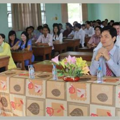Một số thông tin về việc làm của sinh viên Khoa Công nghệ Thông tin. <a class='text-under italic white small-size' href='events.aspx?id=97&la=vn'>Xem thêm</a>