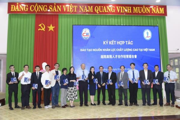 Hội nghị ký kết biên bản thỏa thuận hợp tác giữa Trường với các trường đại học ở Đài Loan