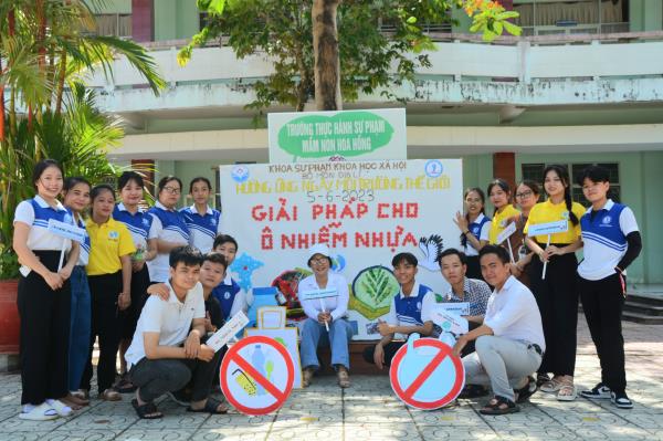 Sinh viên Đại học Đồng Tháp hưởng ứng ngày Môi trường thế giới 5/6/2023 