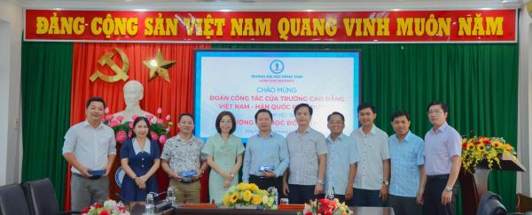Tiếp và làm việc với Trường Cao đẳng Việt Nam - Hàn Quốc Bình Dương