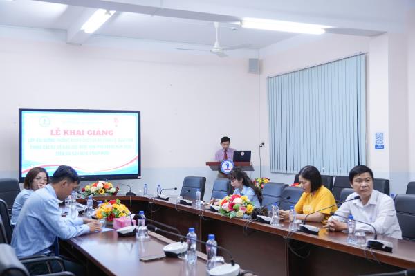 Lễ khai giảng các lớp bồi dưỡng thường xuyên năm 2025 tại huyện Tháp Mười