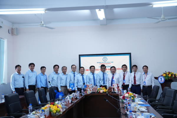 Tiếp và làm việc với Trường Đại học Tiền Giang 