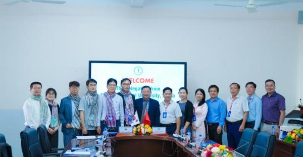 Tiếp và làm việc với Đoàn công tác đến từ Trường Đại học Quốc gia Hanbat (Hàn Quốc)