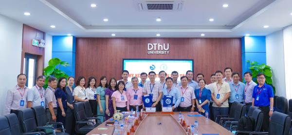 Tiếp và làm việc với đoàn công tác Trường Đại học Khánh Hòa
