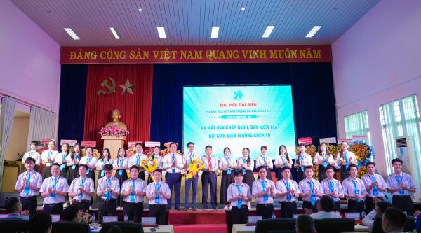 “Khát vọng - Tri thức - Bản lĩnh - Hội nhập”