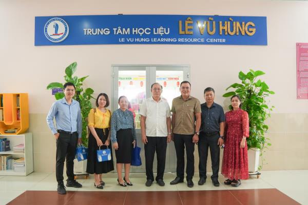 Tiếp đoàn học viên cao học ngành Khoa học thư viện Trường Đại học Văn hóa Thành phố Hồ Chí Minh đến tham quan, khảo sát thực tế