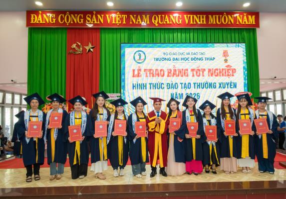 Lễ trao bằng tốt nghiệp các lớp đào tạo hình thức thường xuyên năm 2026