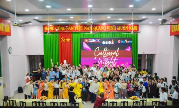 "Đêm giao lưu văn hóa" với sinh viên quốc tế tại Trường Đại học Đồng Tháp