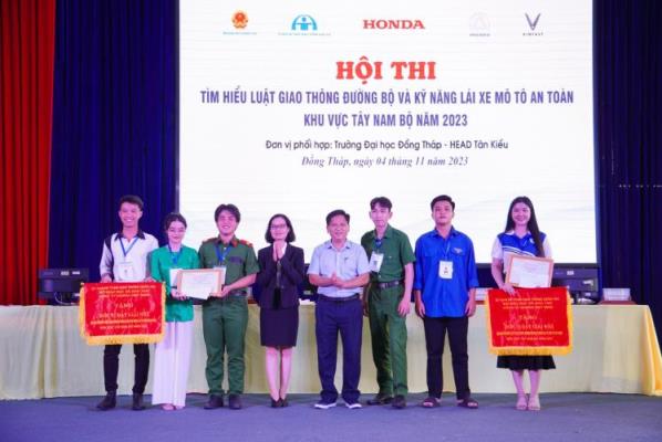 Hội thi "Tìm hiểu Luật Giao thông đường bộ và kỹ năng lái xe mô tô an toàn năm 2023”.