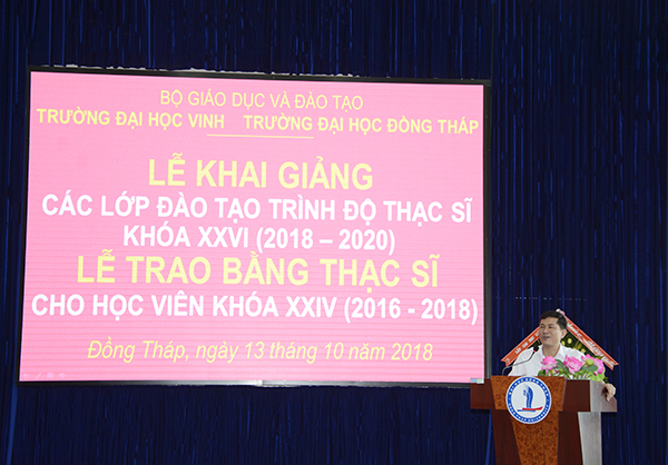 Lễ khai giảng các lớp thạc sĩ khóa XXVI và trao bằng thạc sĩ khóa XXIV của Trường Đại học Vinh2_DSC6604