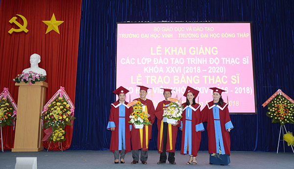 Lễ khai giảng các lớp thạc sĩ khóa XXVI và trao bằng thạc sĩ khóa XXIV của Trường Đại học Vinh8_DSC6651
