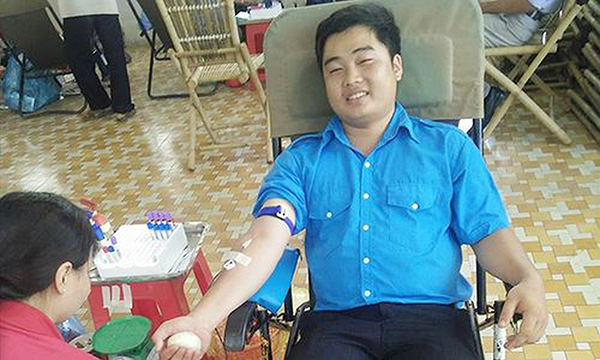 Thi lại đại học để làm tình nguyện1t