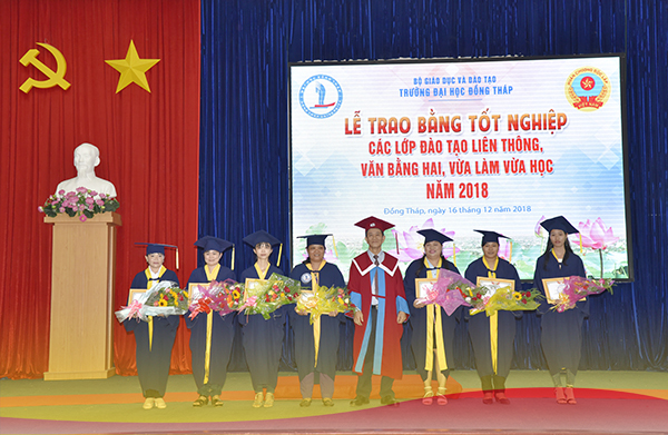 1.405 tân cử nhân Trường ĐH Đồng Tháp dự lễ trao bằng tốt nghiệp năm 20184_DSC5400