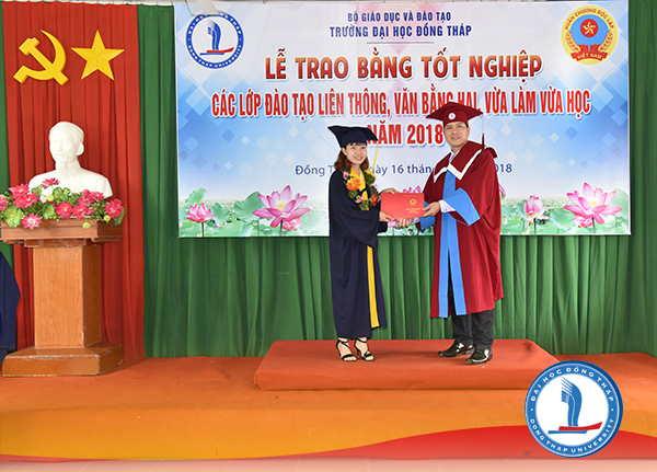 1.405 tân cử nhân Trường ĐH Đồng Tháp dự lễ trao bằng tốt nghiệp năm 20185_DSC5570