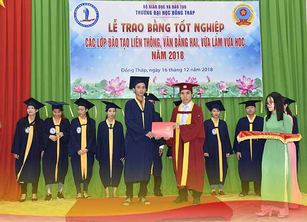 1.405 tân cử nhân Trường ĐH Đồng Tháp dự lễ trao bằng tốt nghiệp năm 20186_DSC5559