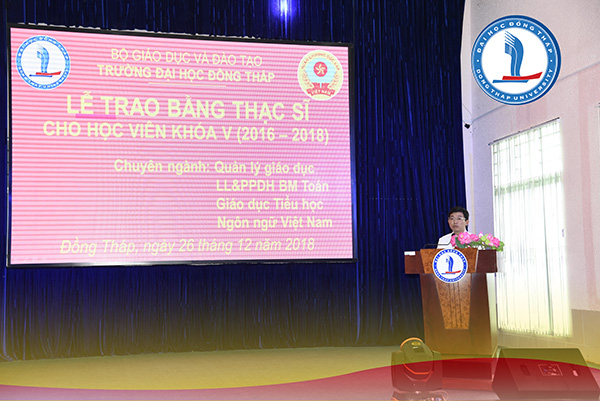 Trao bằng thạc sĩ cho học viên khóa V – đợt 2 năm 20182_DSC5922