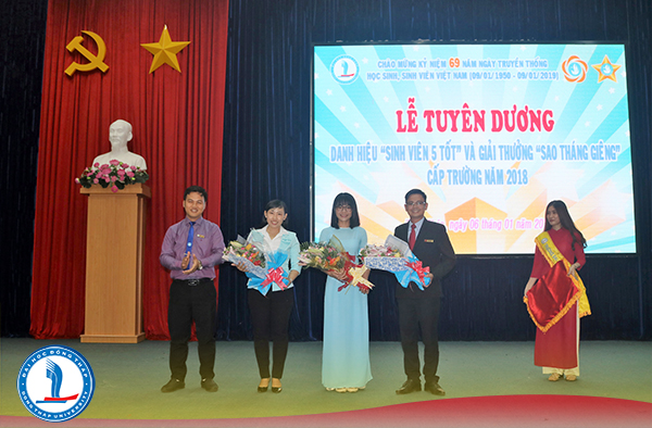 Ngày hội truyền thống của sinh viên Đại học Đồng Tháp Ngày hội truyền thống của sinh viên Đại học Đồng Tháp2-4