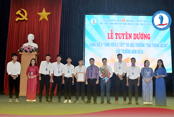 Ngày hội truyền thống của sinh viên Đại học Đồng Tháp2-6