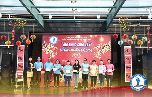 “Ẩm thực sum vầy” ấm áp nghĩa tình Công đoàn Trường ĐH Đồng Tháp8-DSC7526