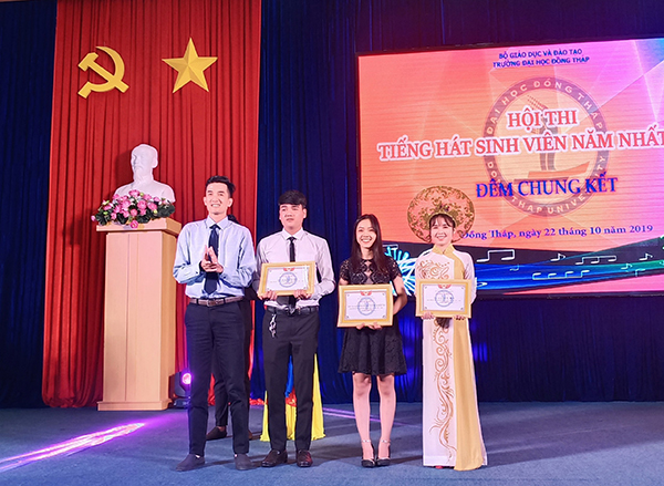 Chung kết Hội thi Tiếng hát sinh viên năm nhất 2019 Chung kết Hội thi Tiếng hát sinh viên năm nhất 2019 3