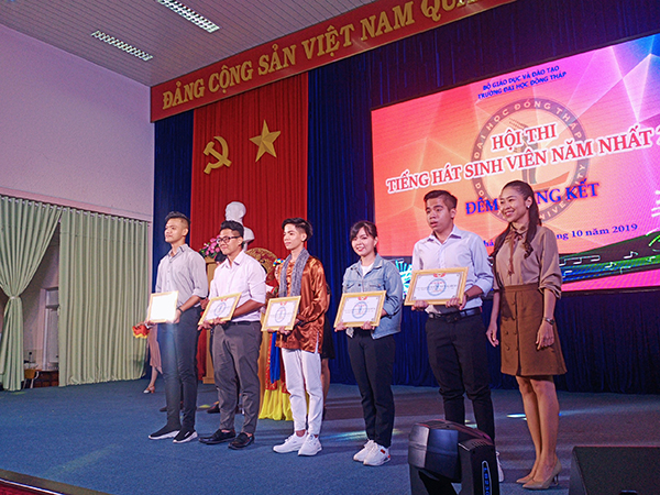 Chung kết Hội thi Tiếng hát sinh viên năm nhất 2019 Chung kết Hội thi Tiếng hát sinh viên năm nhất 2019 4