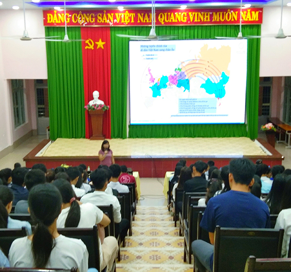 Nâng cao nhận thức phòng chống buôn bán người cho sinh viên Đại học Đồng Tháp Nâng cao nhận thức phòng chống buôn bán người cho sinh viên Đại học Đồng Tháp3