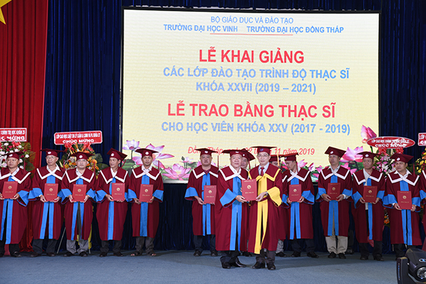 Khai giảng đào tạo trình độ thạc sĩ khóa XXVII  và trao bằng thạc sĩ khóa XXV2_DSC6786