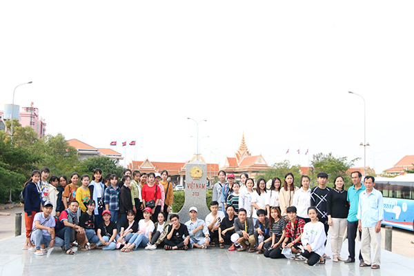 Chuyến thực tế nhiều cảm xúc và ý nghĩa  của sinh viên ngành Việt Nam học khóa 2019H8