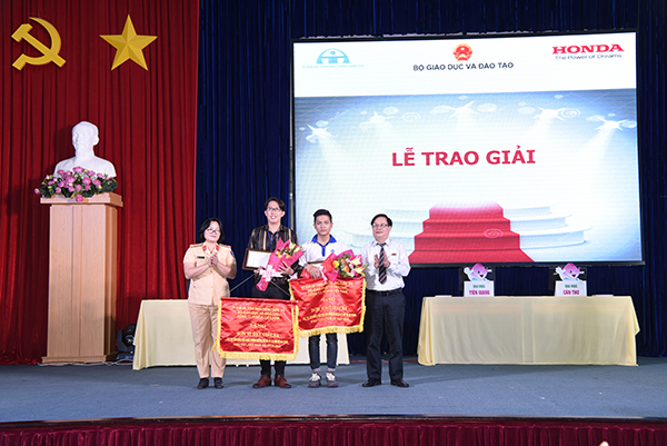 Trường ĐH Đồng Tháp đạt Giải Nhất Hội thi tìm hiểu Luật giao thông năm 2019 Trường ĐH Đồng Tháp đạt Giải Nhất Hội thi tìm hiểu Luật giao thông năm 20197_DSC8695