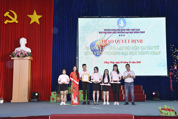 Rộn ràng chương trình nghệ thuật chào xuân Canh Tý 2020 Rộn ràng chương trình nghệ thuật chào xuân Canh Tý 202010_DSC9713
