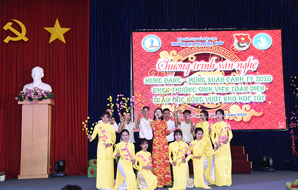 Rộn ràng chương trình nghệ thuật chào xuân Canh Tý 2020 Rộn ràng chương trình nghệ thuật chào xuân Canh Tý 20201_DSC9615