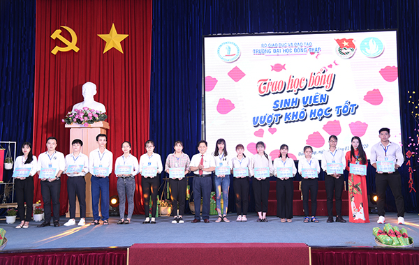 Rộn ràng chương trình nghệ thuật chào xuân Canh Tý 2020 Rộn ràng chương trình nghệ thuật chào xuân Canh Tý 20202_DSC9632