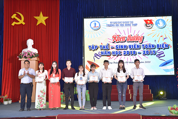 Rộn ràng chương trình nghệ thuật chào xuân Canh Tý 2020 Rộn ràng chương trình nghệ thuật chào xuân Canh Tý 20203_DSC9635