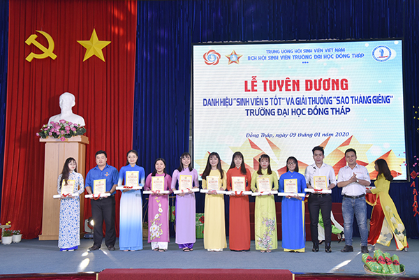 Rộn ràng chương trình nghệ thuật chào xuân Canh Tý 2020 Rộn ràng chương trình nghệ thuật chào xuân Canh Tý 20205_DSC9689