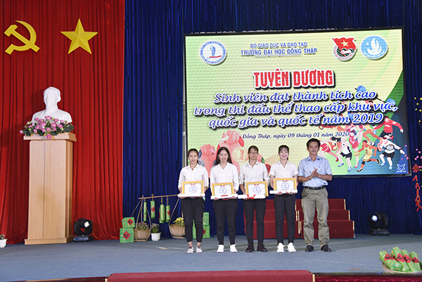 Rộn ràng chương trình nghệ thuật chào xuân Canh Tý 2020 Rộn ràng chương trình nghệ thuật chào xuân Canh Tý 20209_DSC9708