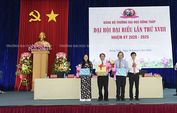 Đại hội đại biểu Đảng bộ Trường Đại học Đồng Tháp lần thứ XVIII, nhiệm kỳ 2020 - 2025 Đại hội đại biểu Đảng bộ Trường Đại học Đồng Tháp lần thứ XVIII, nhiệm kỳ 2020 - 202511_DSC2389